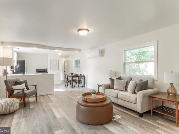 37 CREEKSIDE LANE, CARLISLE, PA 17015