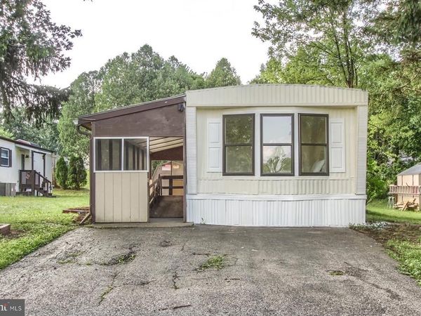 37 CREEKSIDE LANE, CARLISLE, PA 17015