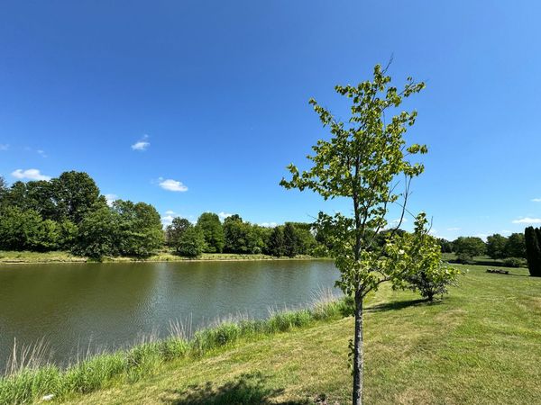 24 Autumn Court, St. Charles, IL 60175