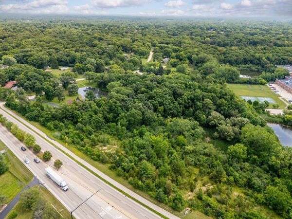 21031 N Quentin Road, Lake Zurich, IL 60047