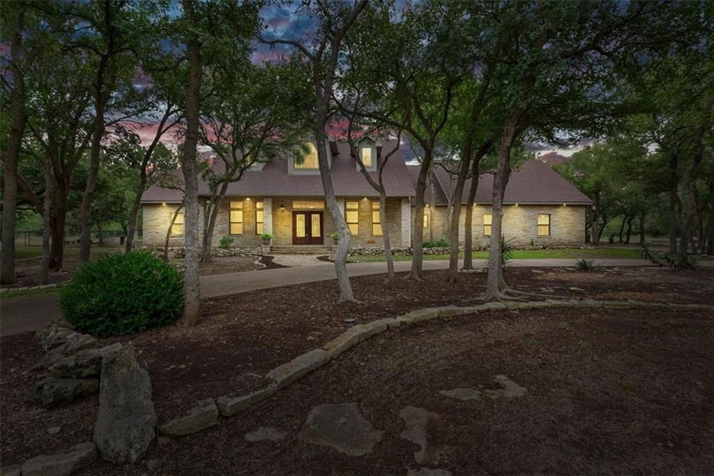 735 Winding Trail Crawford, TX 76638