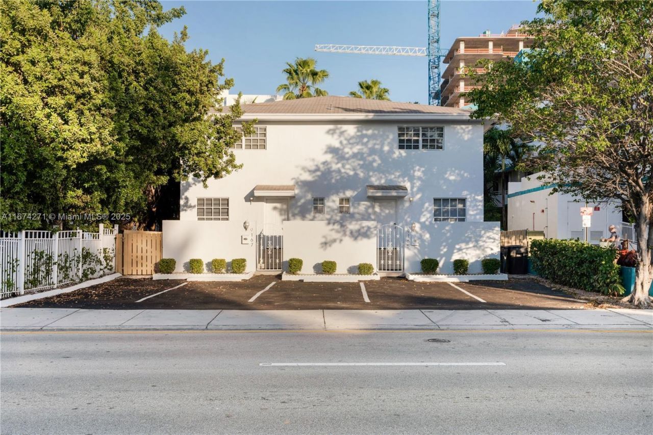 9165 Harding Ave, Surfside, FL 33154 Photo