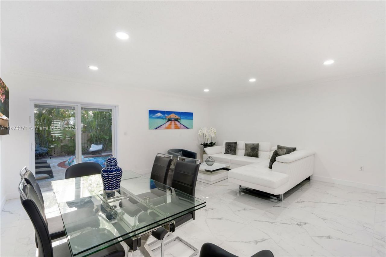 9165 Harding Ave, Surfside, FL 33154 Photo