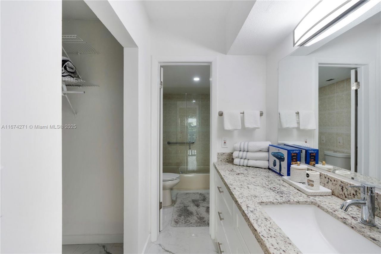 9165 Harding Ave, Surfside, FL 33154 Photo