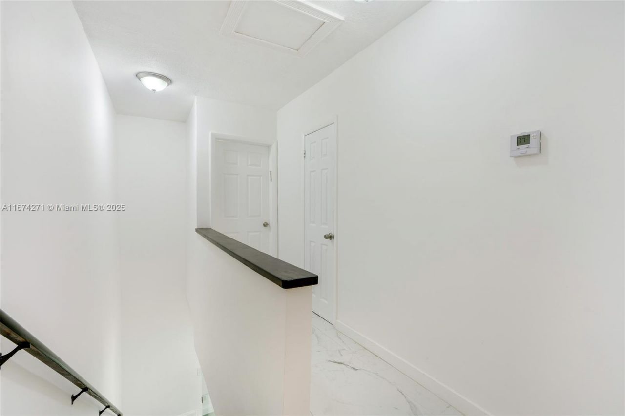 9165 Harding Ave, Surfside, FL 33154 Photo