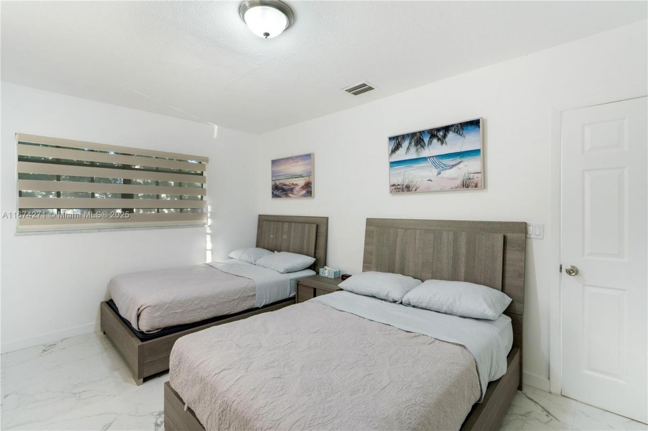 9165 Harding Ave, Surfside, FL 33154 Photo