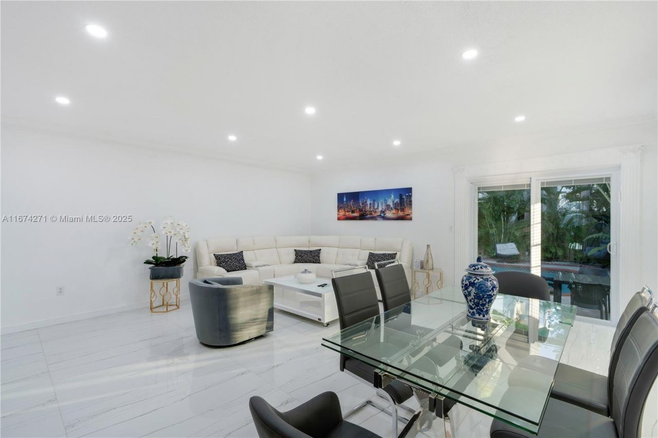 9165 Harding Ave, Surfside, FL 33154 Photo