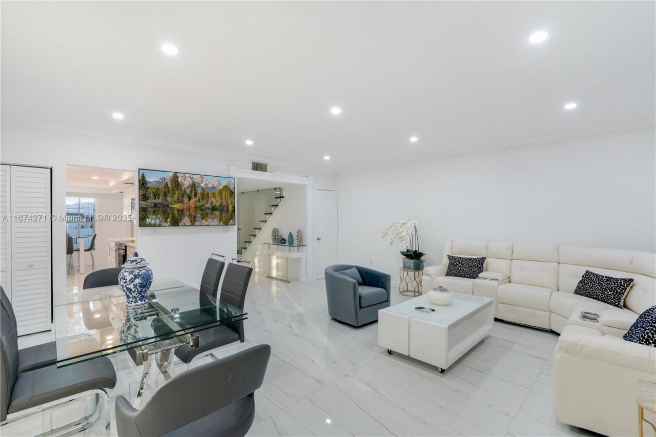 9165 Harding Ave, Surfside, FL 33154 Photo