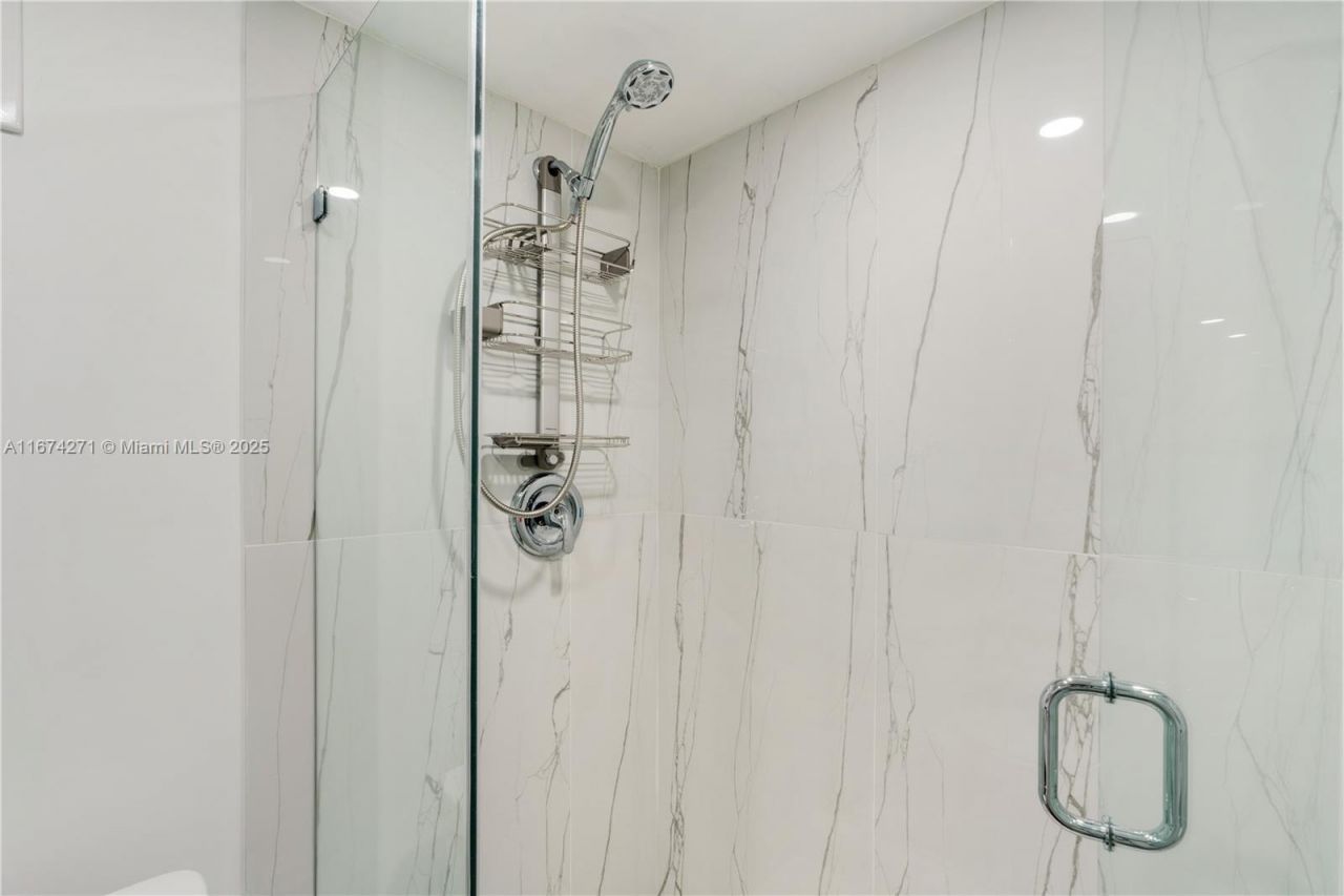 9165 Harding Ave, Surfside, FL 33154 Photo