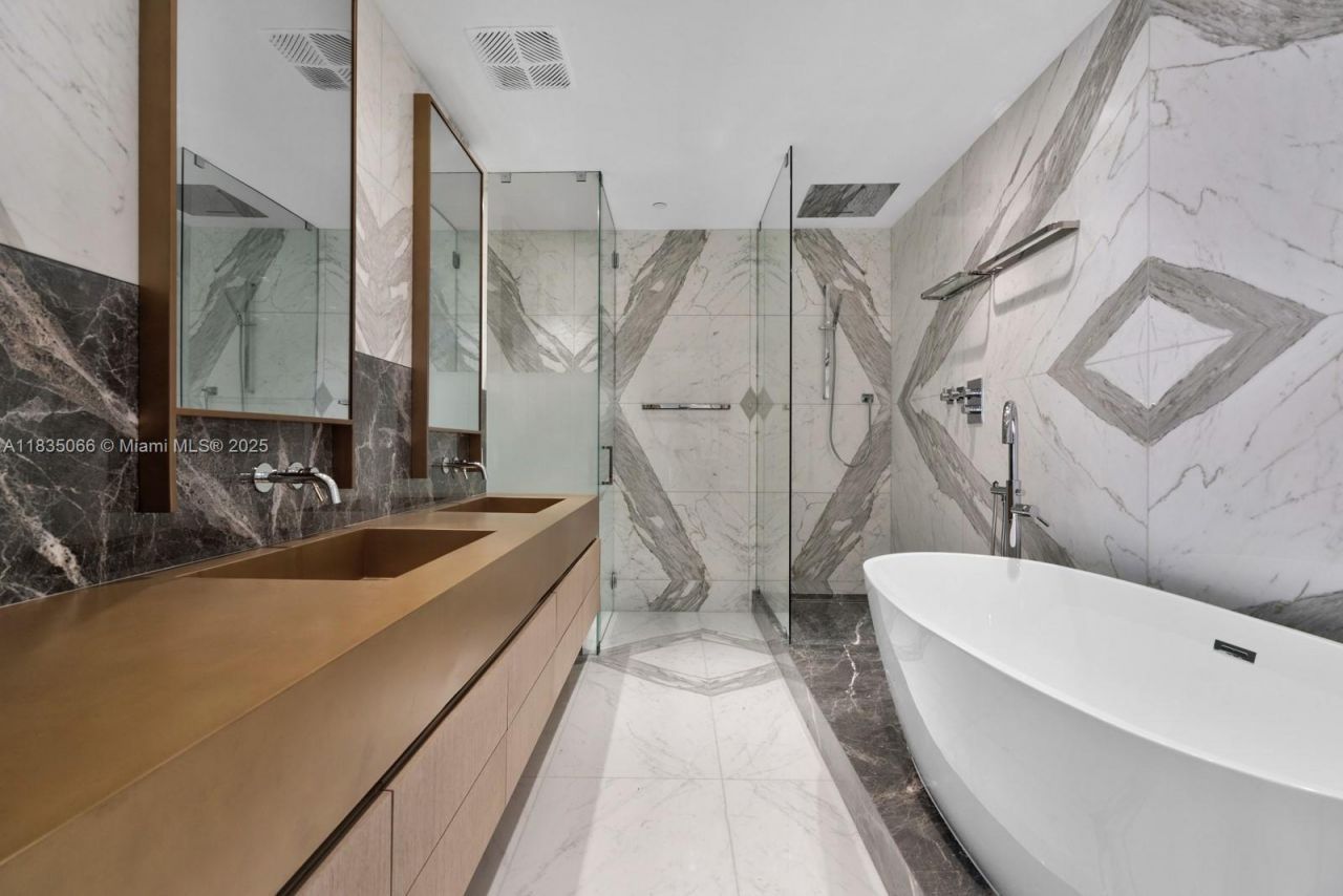 18555 Collins Ave, Unit 2701, Sunny Isles Beach, FL 33160 Photo