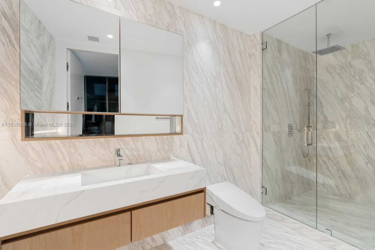 18555 Collins Ave, Unit 2701, Sunny Isles Beach, FL 33160 Photo