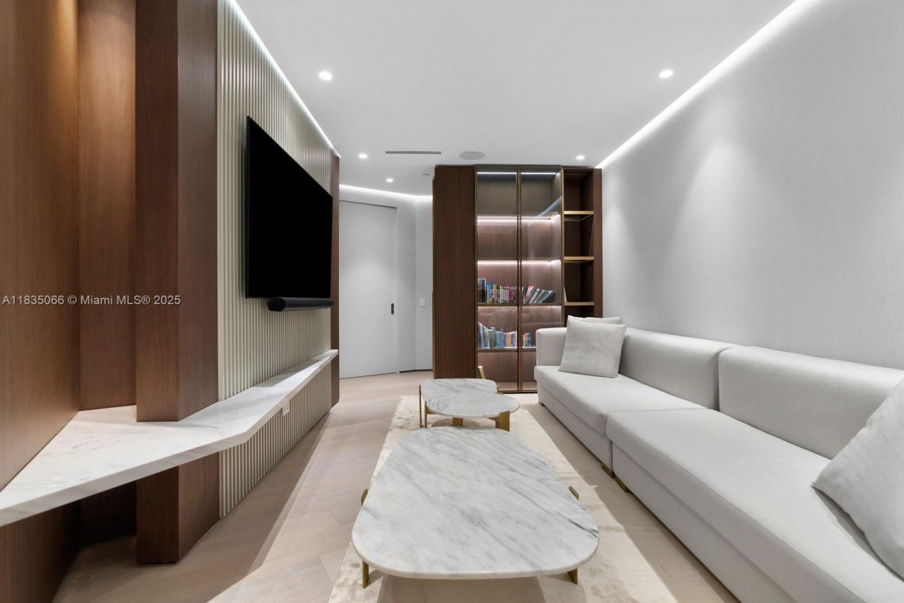 18555 Collins Ave, Unit 2701, Sunny Isles Beach, FL 33160 Photo