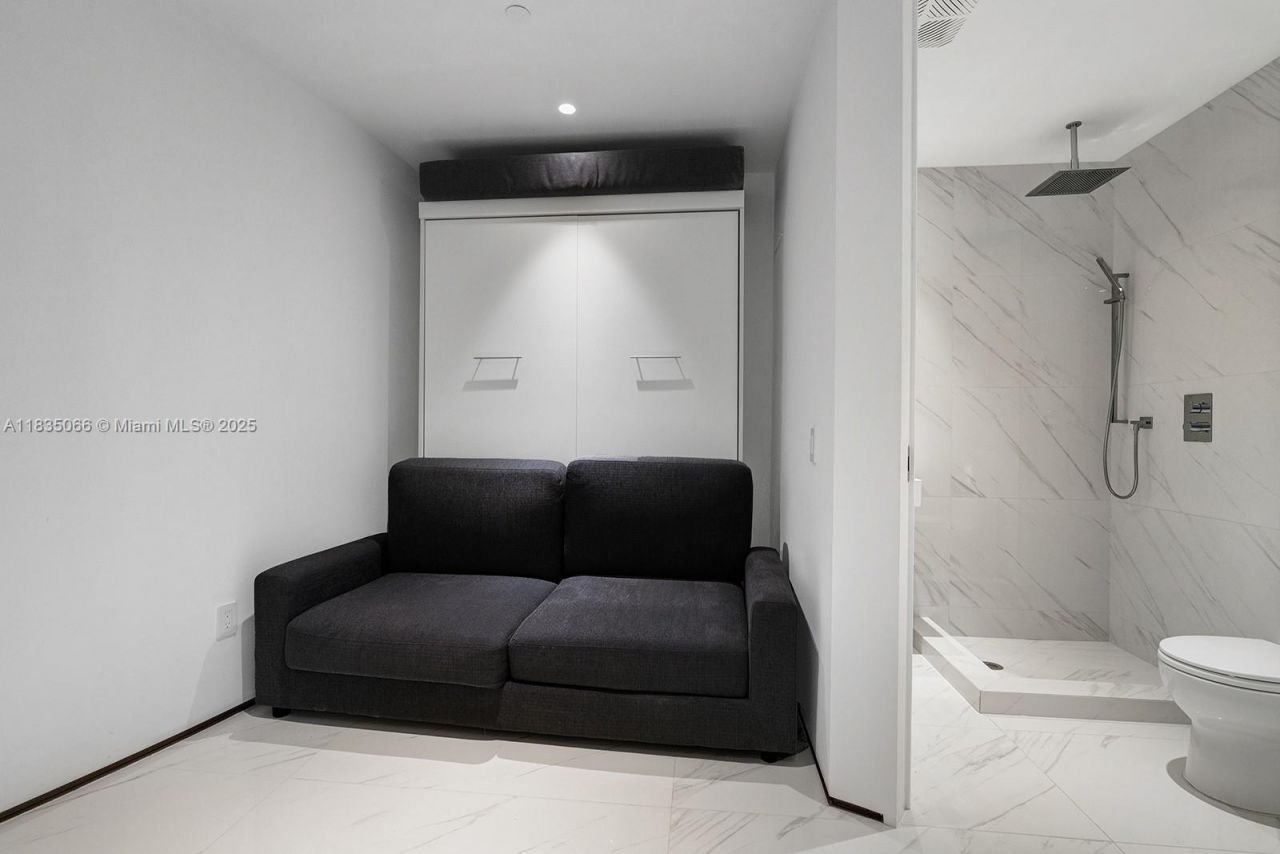 18555 Collins Ave, Unit 2701, Sunny Isles Beach, FL 33160 Photo