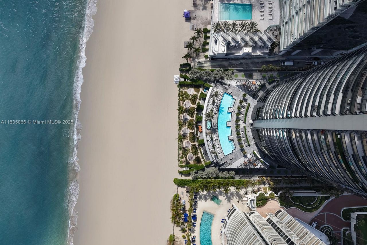 18555 Collins Ave, Unit 2701, Sunny Isles Beach, FL 33160 Photo