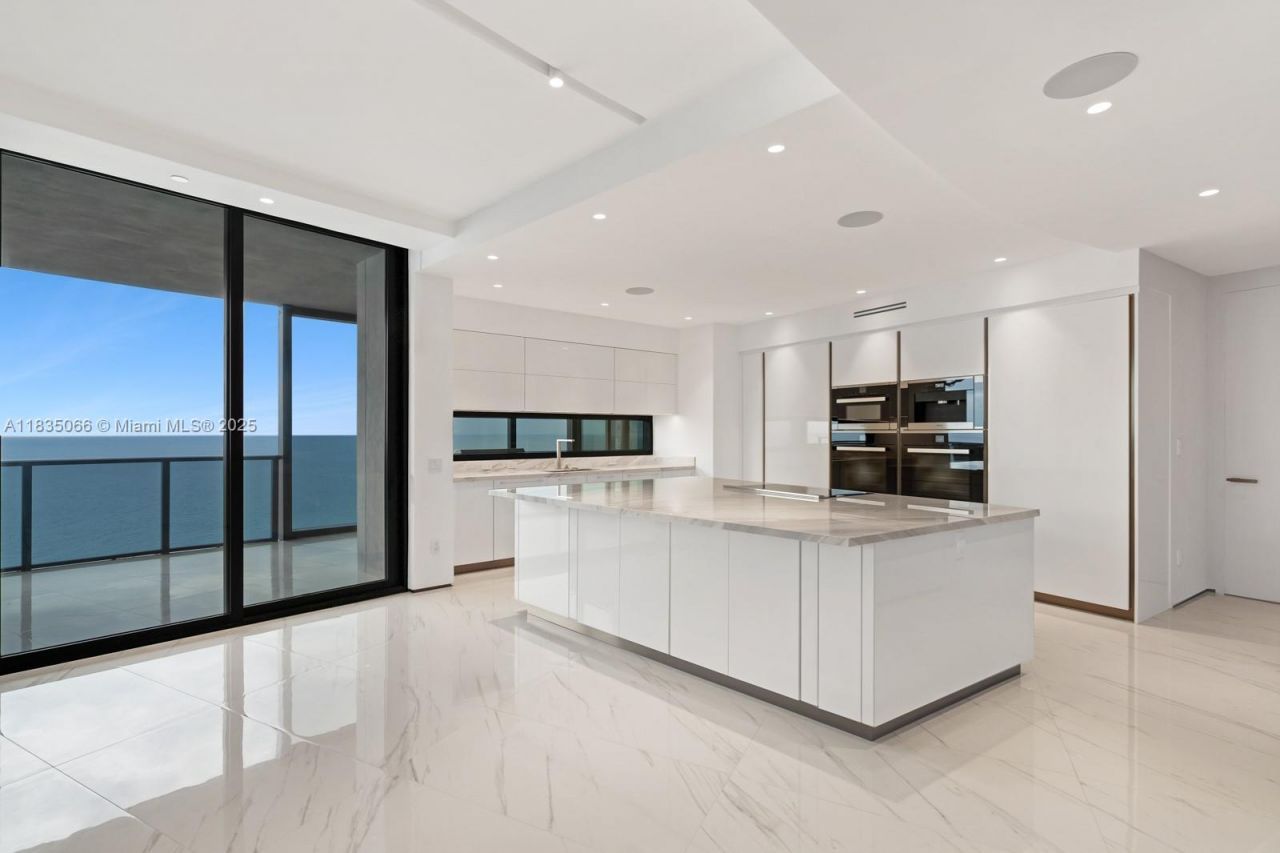 18555 Collins Ave, Unit 2701, Sunny Isles Beach, FL 33160 Photo