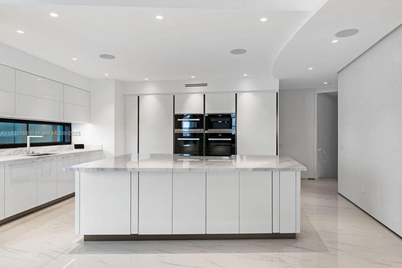 18555 Collins Ave, Unit 2701, Sunny Isles Beach, FL 33160 Photo