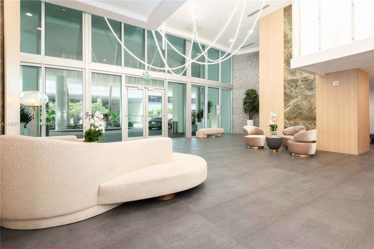 90 SW 3rd St, Unit 2113, Miami, FL 33130 Photo