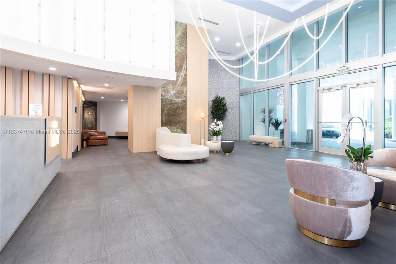 90 SW 3rd St, Unit 2113, Miami, FL 33130 Photo