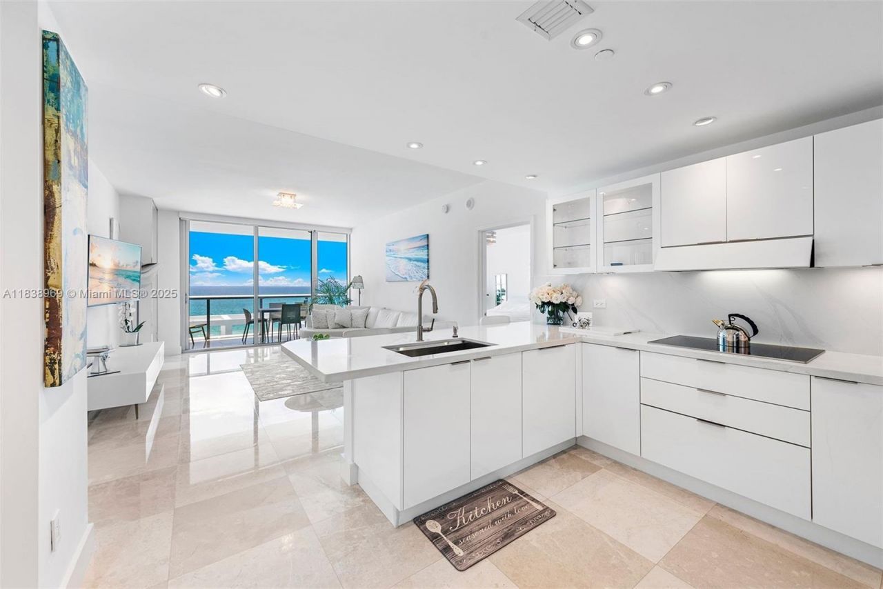 6799 Collins Ave, Unit 804, Miami Beach, FL 33141 Photo