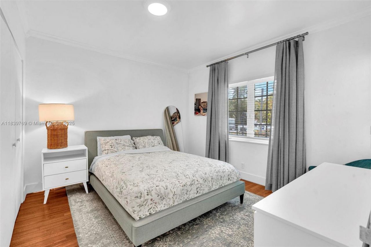 924 Belle Meade Island Dr, Miami, FL 33138 Photo