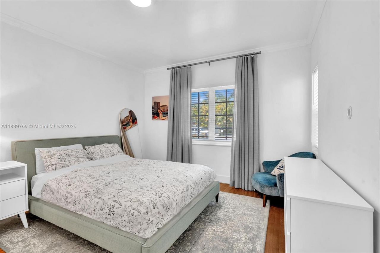 924 Belle Meade Island Dr, Miami, FL 33138 Photo