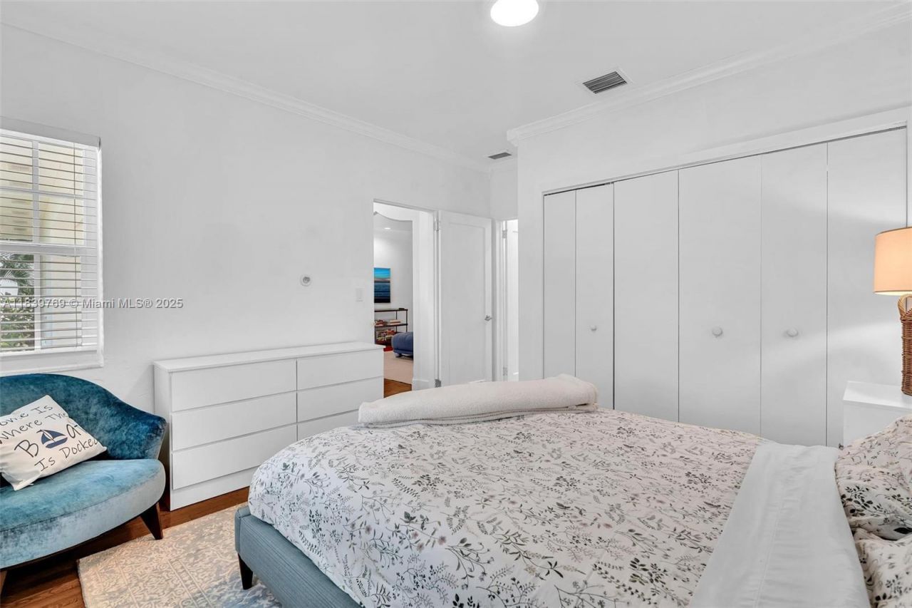 924 Belle Meade Island Dr, Miami, FL 33138 Photo