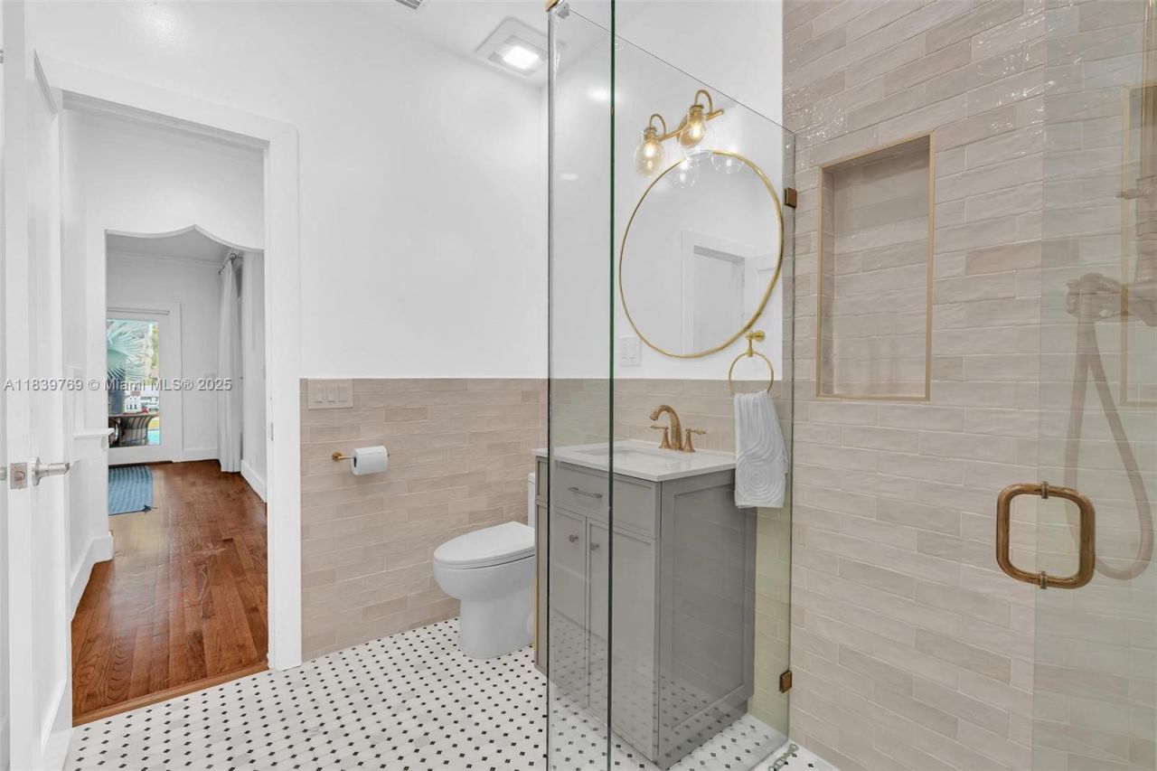 924 Belle Meade Island Dr, Miami, FL 33138 Photo