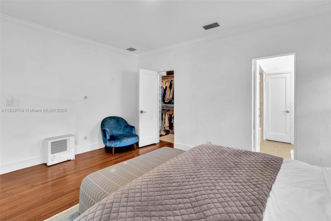 924 Belle Meade Island Dr, Miami, FL 33138 Photo