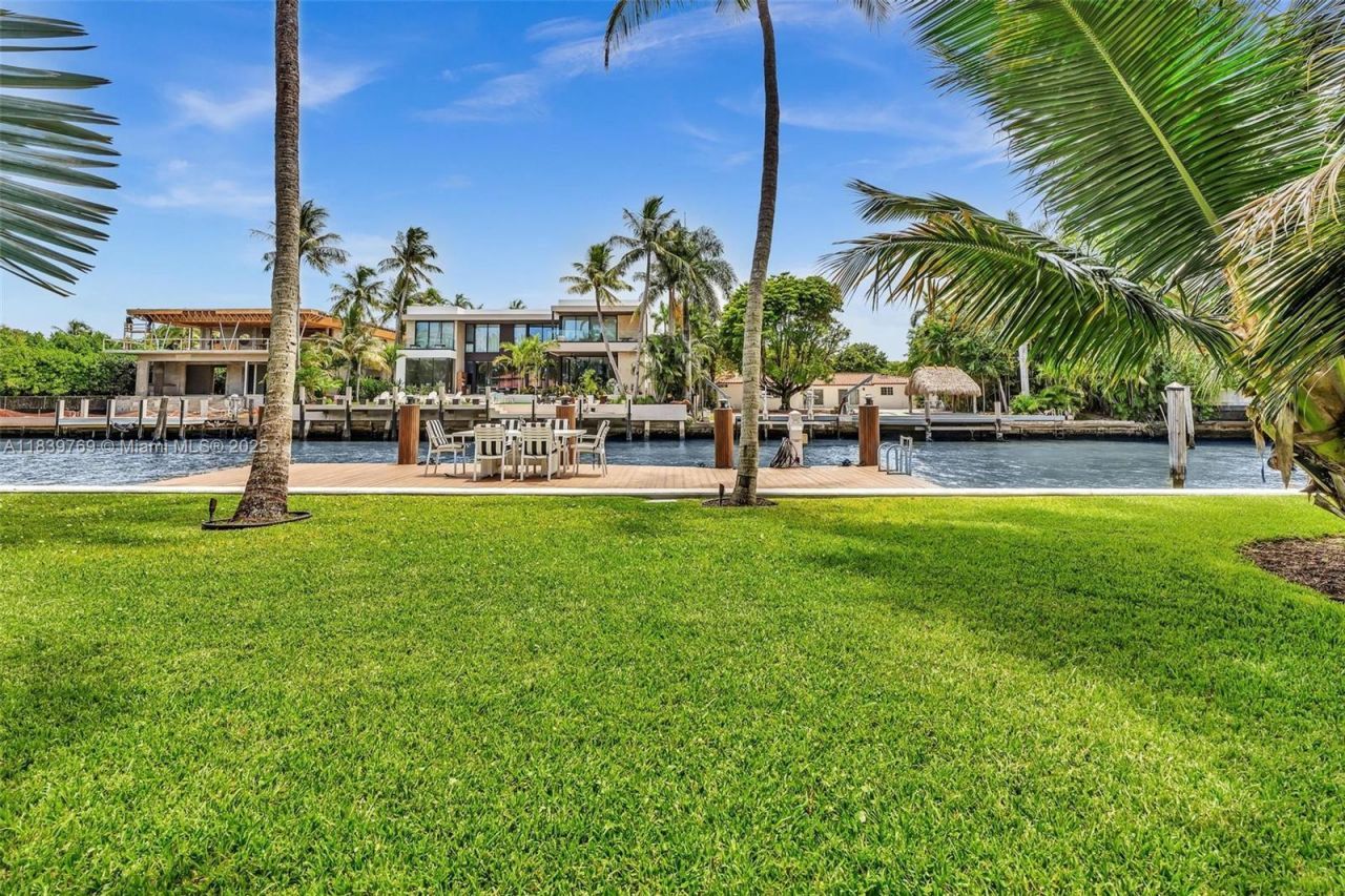 924 Belle Meade Island Dr, Miami, FL 33138 Photo