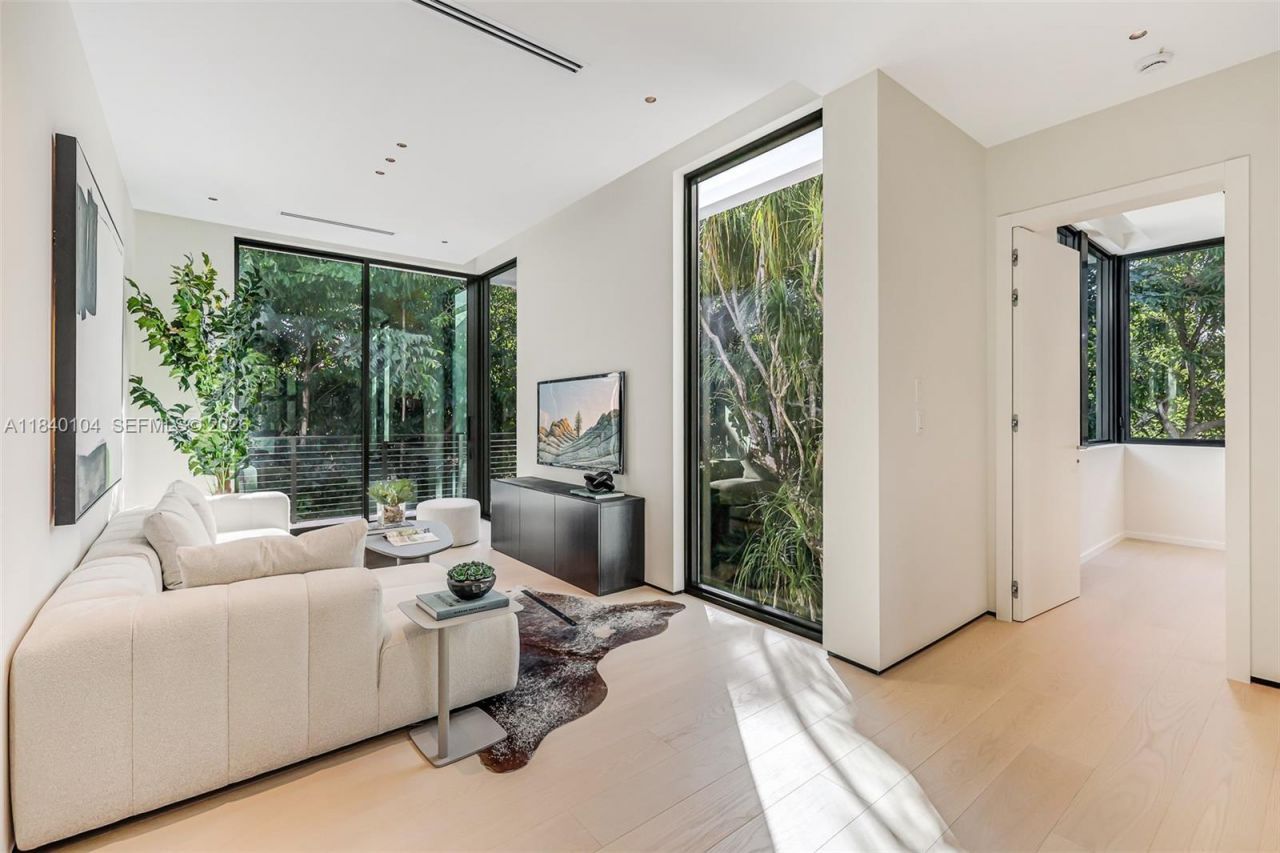 3860 Little Ave, Miami, FL 33133 Photo