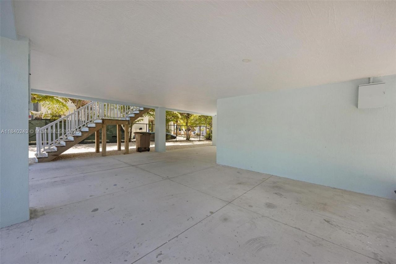 142 Peg Leg Ln, Lower Keys, FL 33042 Photo