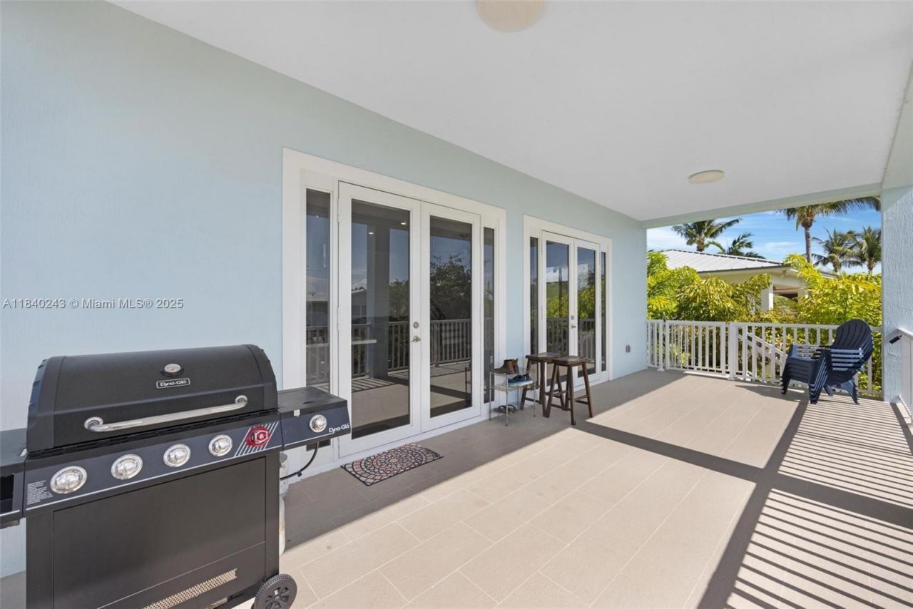 142 Peg Leg Ln, Lower Keys, FL 33042 Photo
