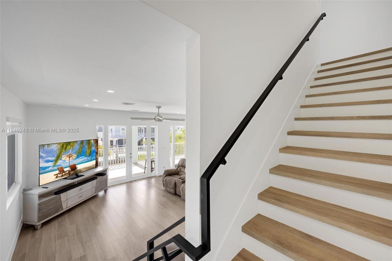 142 Peg Leg Ln, Lower Keys, FL 33042 Photo