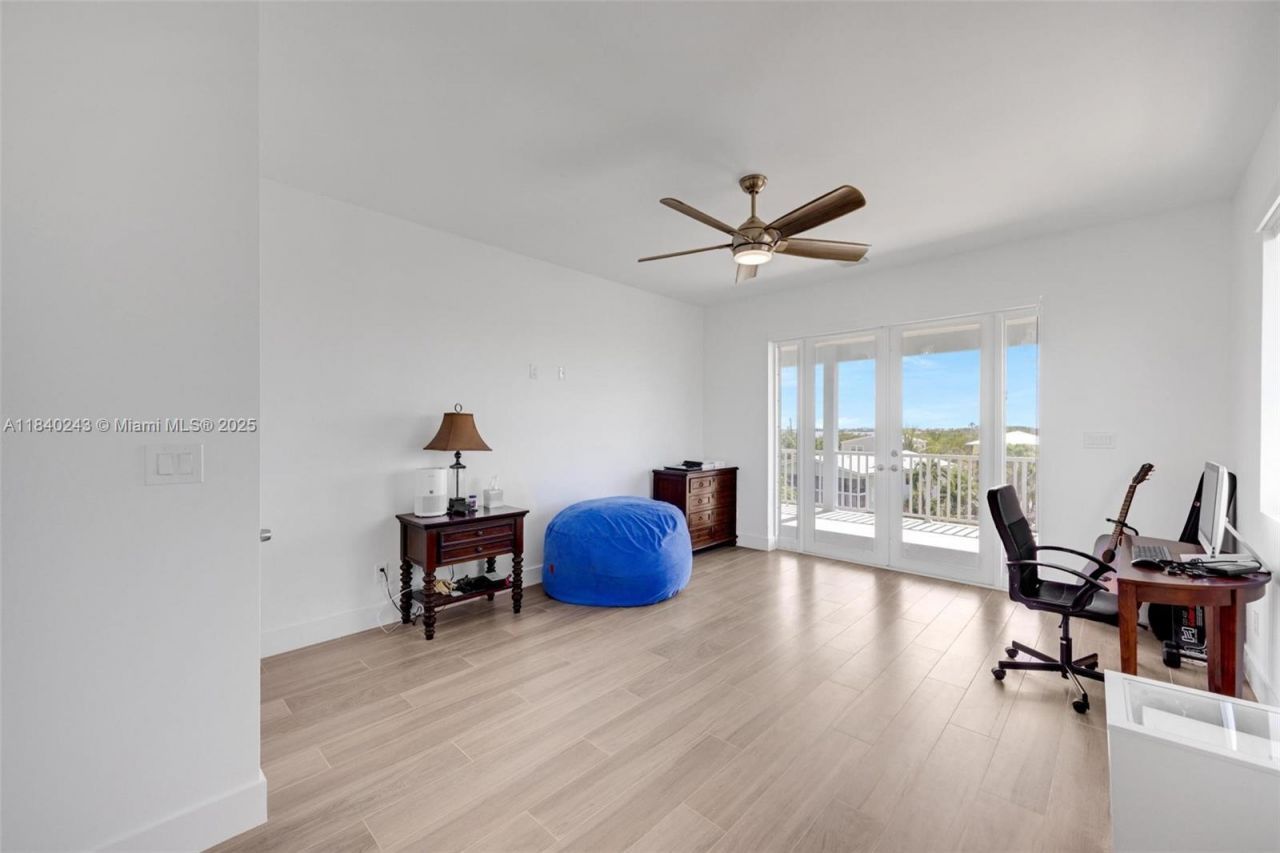 142 Peg Leg Ln, Lower Keys, FL 33042 Photo
