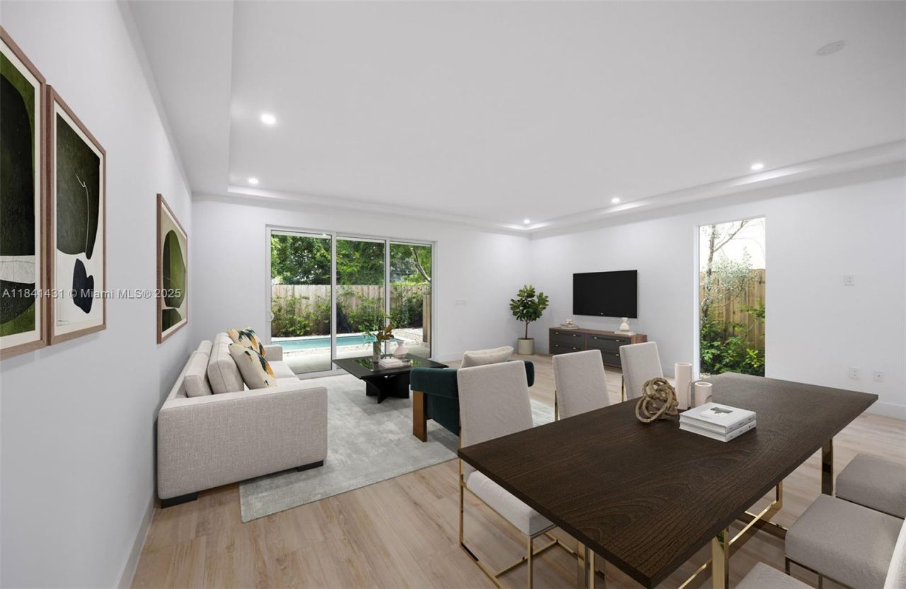 3162 Plaza St, Coconut Grove, FL 33133 Main Photo