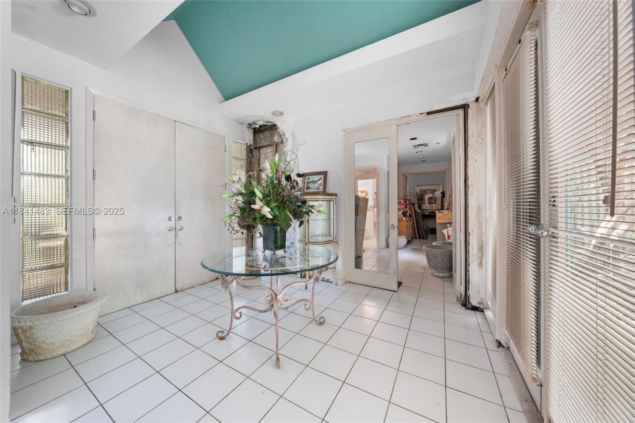 6002 SW 79th Ct, Miami, FL 33143 Photo