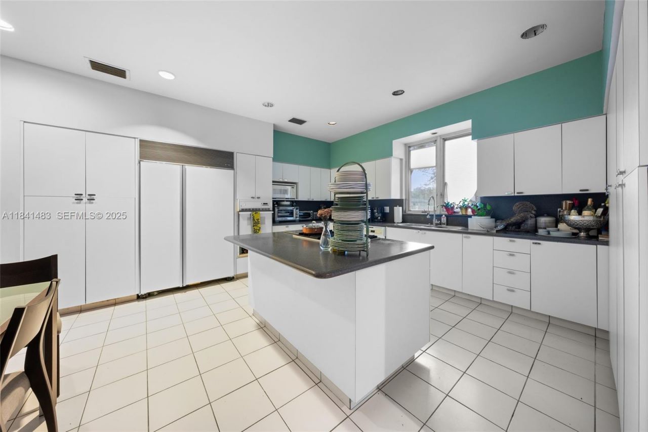 6002 SW 79th Ct, Miami, FL 33143 Photo