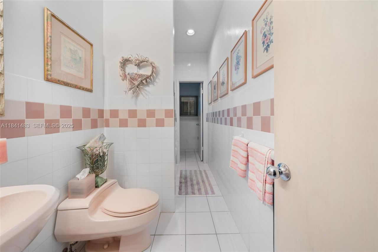 6002 SW 79th Ct, Miami, FL 33143 Photo