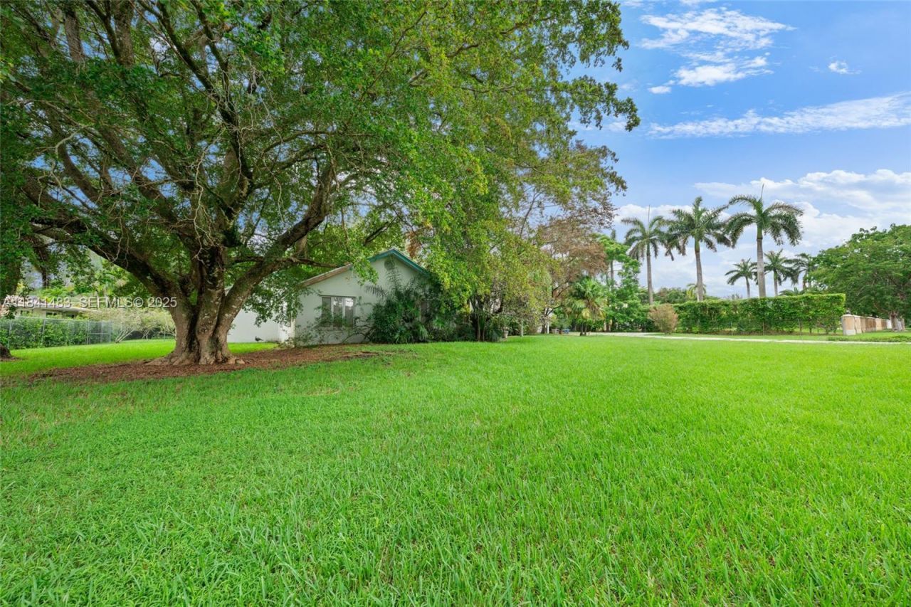 6002 SW 79th Ct, Miami, FL 33143 Photo