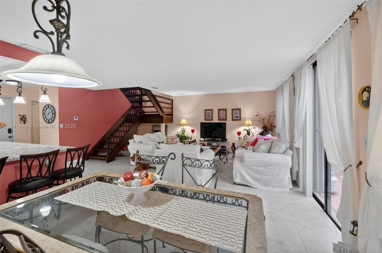 3402 Torremolinos Ave, Unit F-35, Doral, FL 33178 Photo