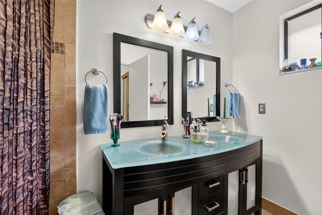 3402 Torremolinos Ave, Unit F-35, Doral, FL 33178 Photo