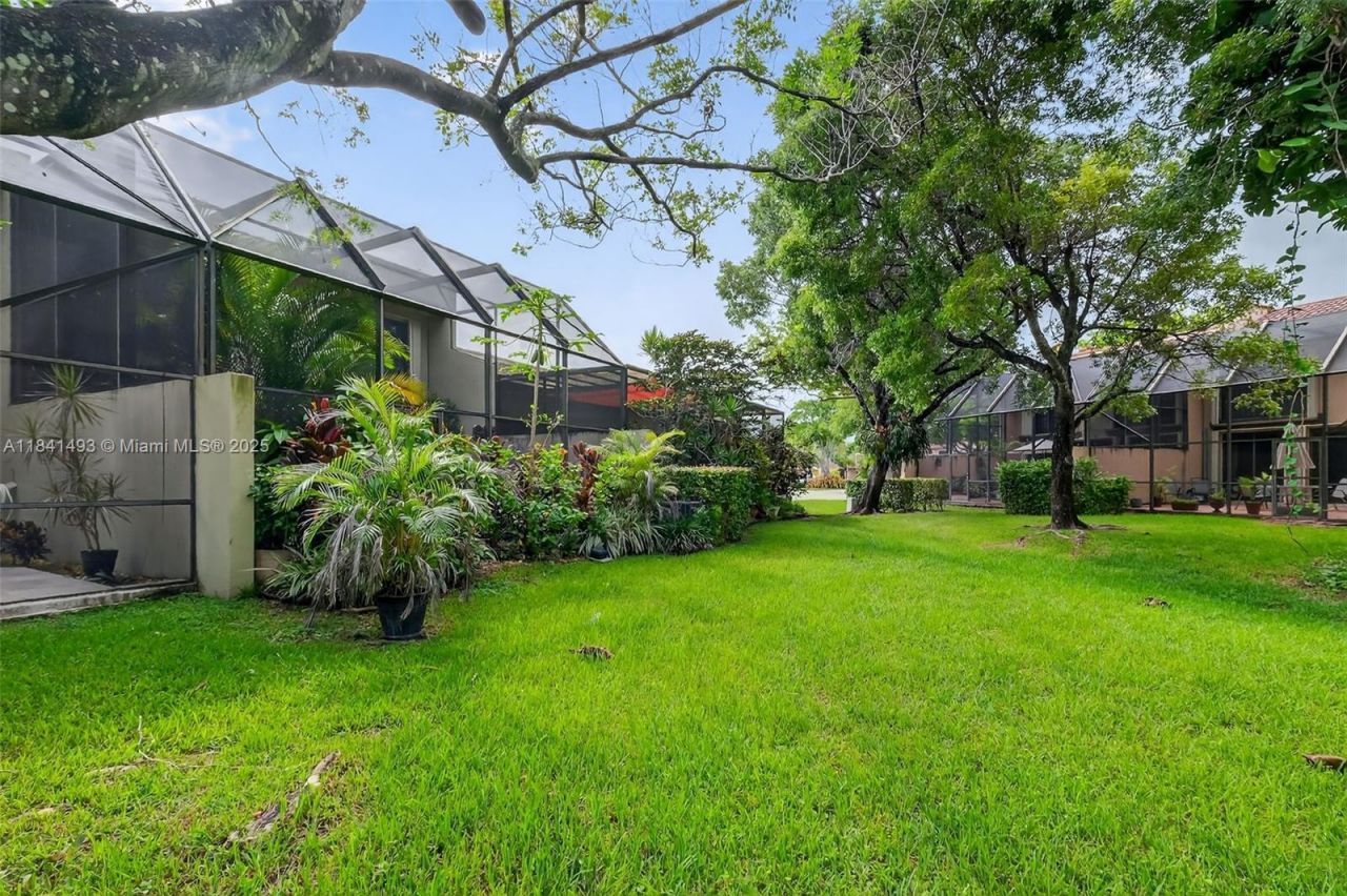 3402 Torremolinos Ave, Unit F-35, Doral, FL 33178 Photo