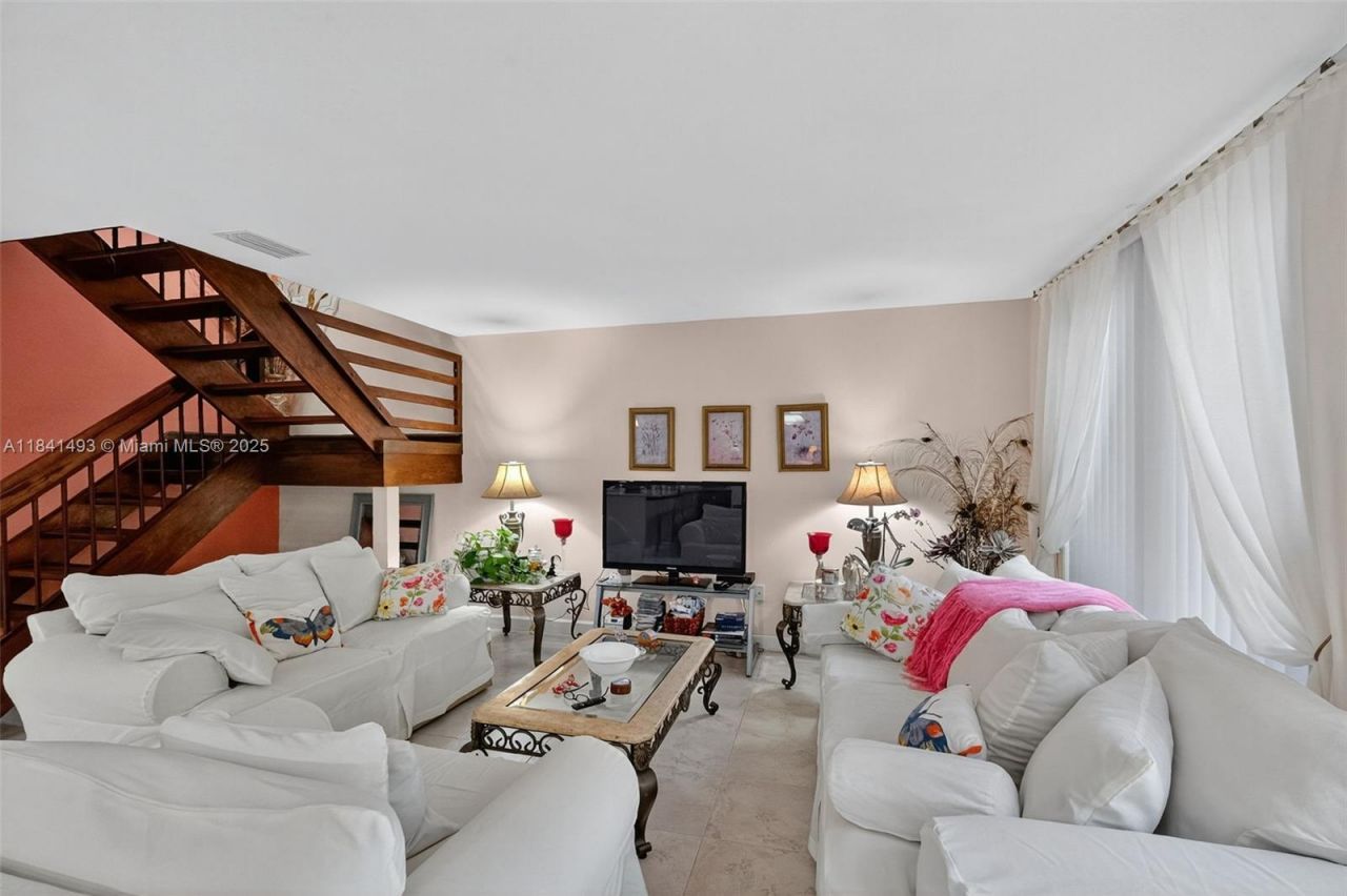 3402 Torremolinos Ave, Unit F-35, Doral, FL 33178 Photo