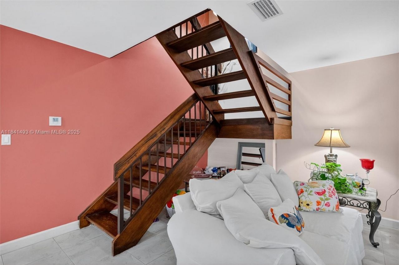 3402 Torremolinos Ave, Unit F-35, Doral, FL 33178 Photo