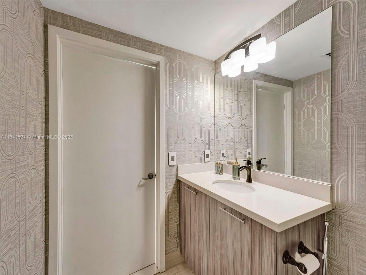 6700 Indian Creek Dr, Unit 1502, Miami Beach, FL 33141 Photo
