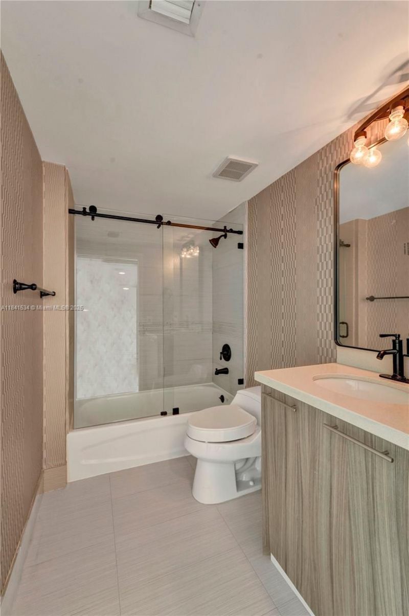 6700 Indian Creek Dr, Unit 1502, Miami Beach, FL 33141 Photo