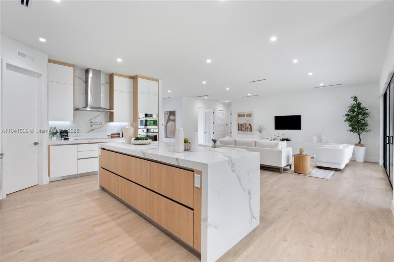 8231 SW 193rd Terrace, Miami, FL 33157 Photo