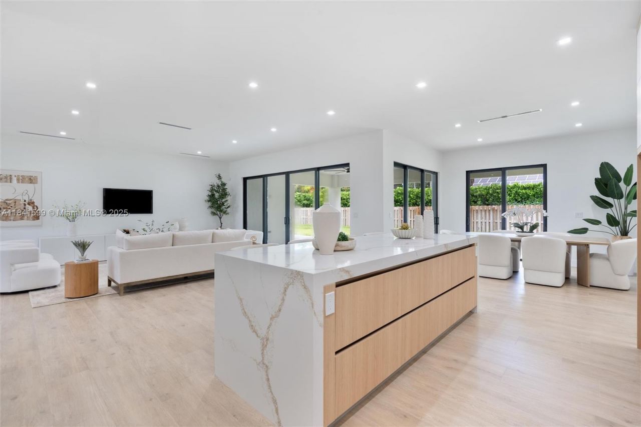 8231 SW 193rd Terrace, Miami, FL 33157 Photo