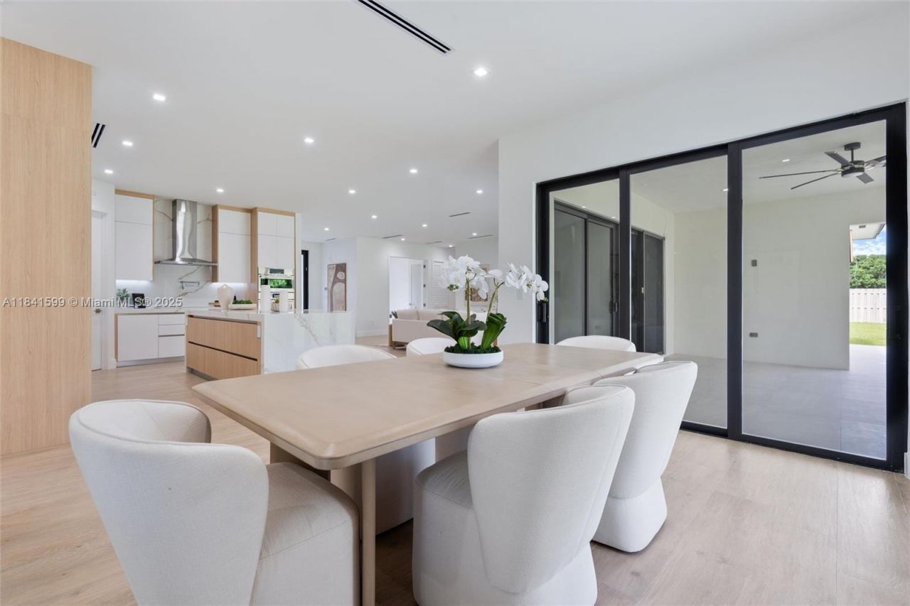 8231 SW 193rd Terrace, Miami, FL 33157 Photo