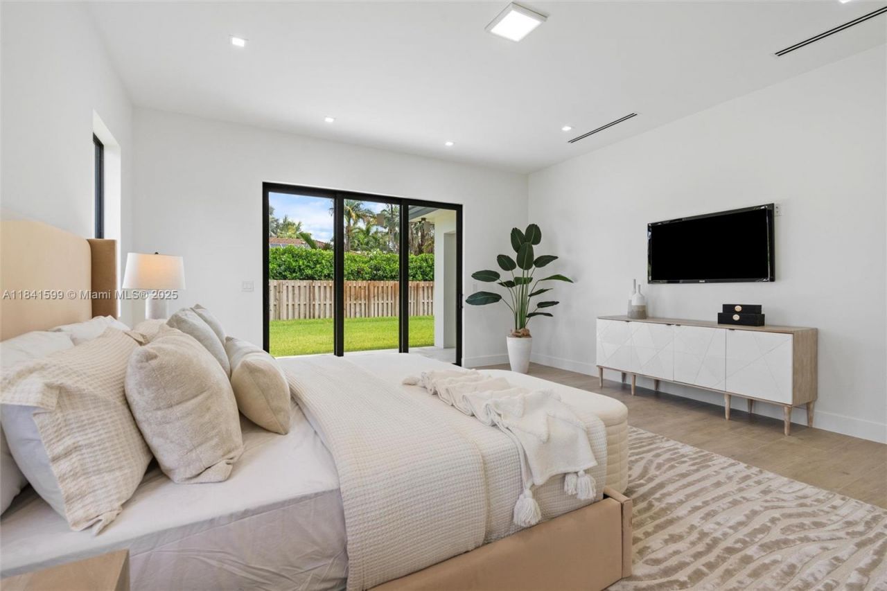 8231 SW 193rd Terrace, Miami, FL 33157 Photo